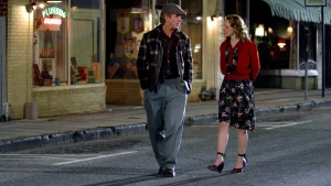 Noah dan Allie berjalan malam romantis The Notebook