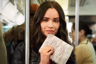 Poster film The Life List 2025 karya Adam Brooks tentang perjalanan menemukan tujuan hidup