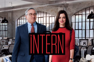 Poster The Intern 2015 menampilkan Robert De Niro dan Anne Hathaway di kantor modern