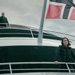 poster resmi film The Woman in Cabin 10 2025 thriller misteri di kapal pesiar