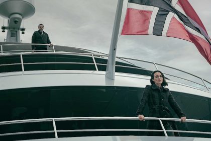 poster resmi film The Woman in Cabin 10 2025 thriller misteri di kapal pesiar