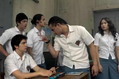 Review Film Pengepungan di Bukit Duri - Aksi siswa Thorn High bertahan hidup