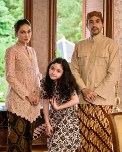 foto keluarga soedjiman dalam film Sumala penuh misteri