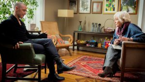 Adegan Kevin berbicara dengan psikolog di film Split 2016