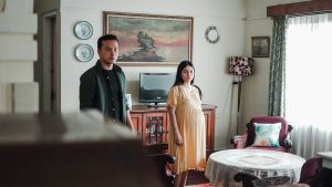 adji bersama istri hamil di rumah sayap sayap patah