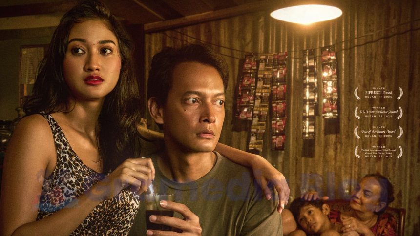 poster film Pangku Indonesia dengan nuansa dramatis dan emosional