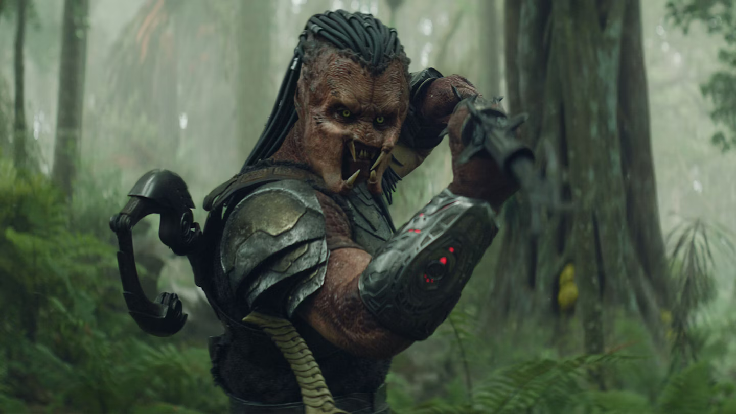 Review Film Predator: Badlands - Elle Fanning di planet asing